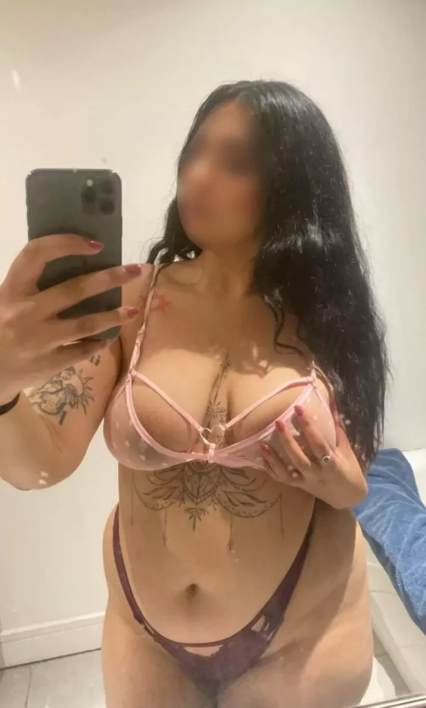 Aria Picture - Empire Escort Agency